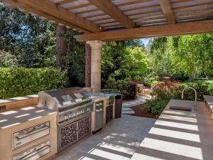 Outdoor Kitchen